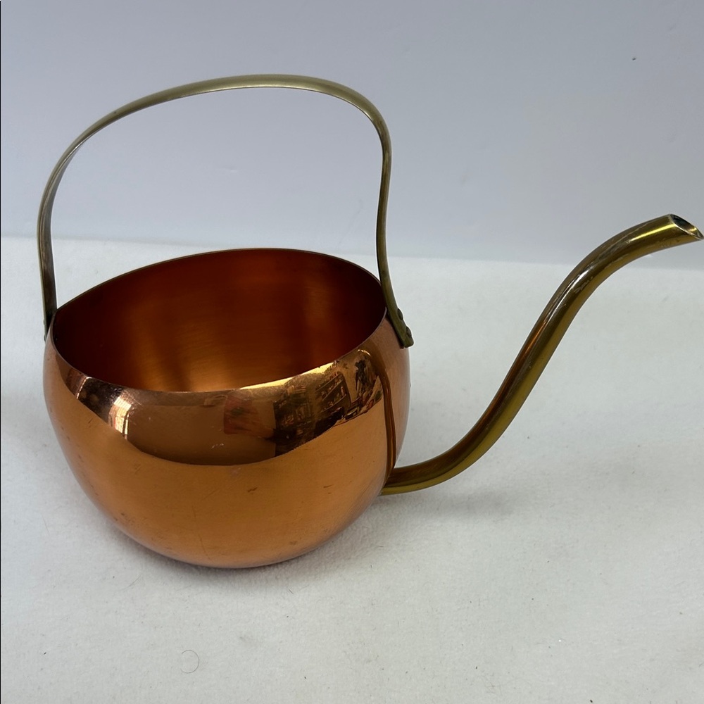 Vintage 1970’s “Copper Craft Guild “ 2 1/2 cup copper watering can